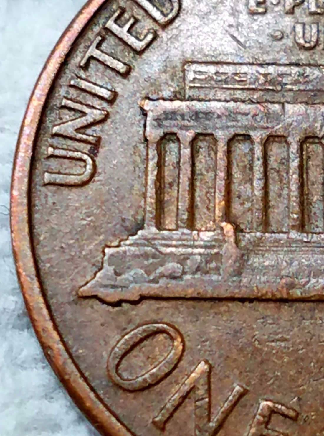 1961-D-Lincoln-Die-Issue-At-Base-Of-Memorial-On-Reverse?